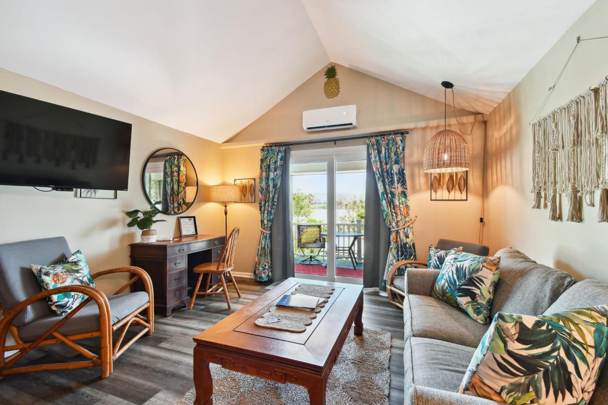 Sea Breeze Manor Inn St. Petersburg Bagian luar foto
