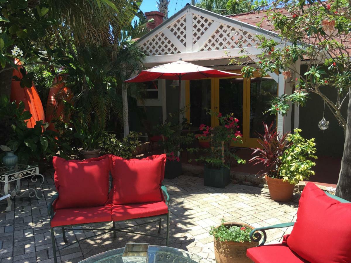 Sea Breeze Manor Inn St. Petersburg Bagian luar foto